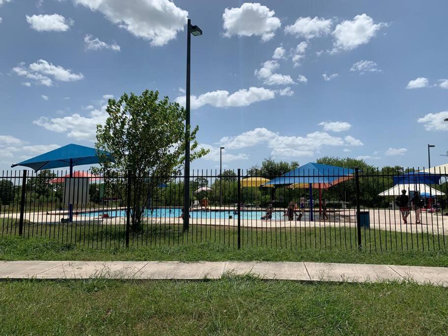 San Antonio Comfort 4 Bedroom 3 Bath Home 5 Mins From Sea World Exterior foto